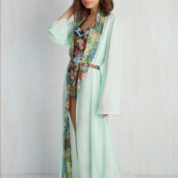 Long Poolside Chiffon Robe - Picture 1 of 6